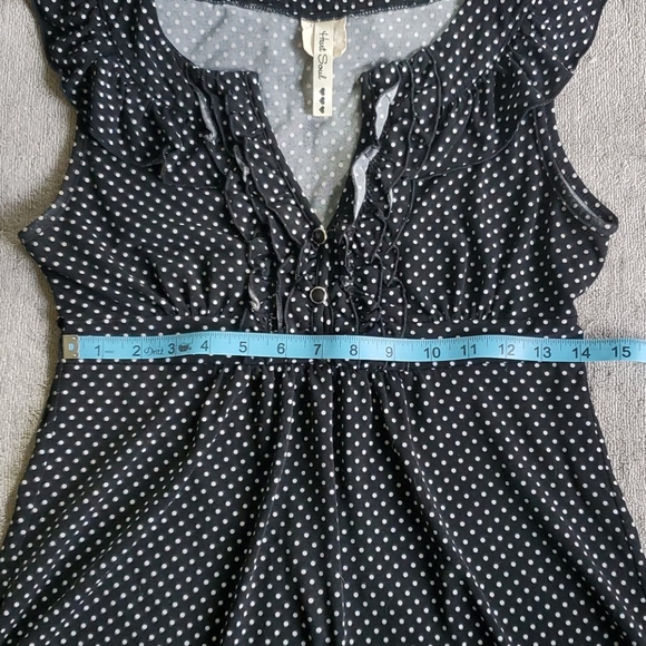 💀4 for $20- Black and White Polka Dot Top - Picture 10 of 12